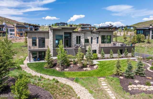 140 W Vista Ridge Road Gallery 1