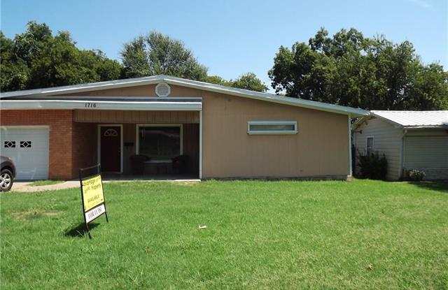 1716 Hillside - 1716 Hillside Drive, River Oaks, TX 76114