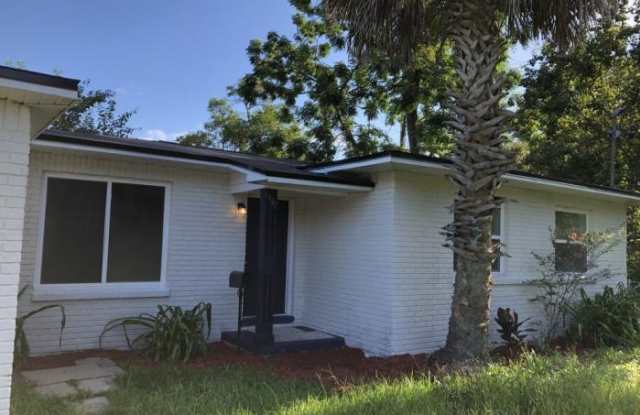 6447 Pinelock Dr - 6447 Pinelock Drive, Jacksonville, FL 32211