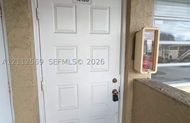 10196 Twin Lakes Dr Gallery 4