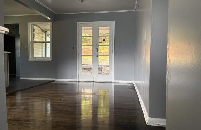 3923 N. Elgin Ave. Gallery 4