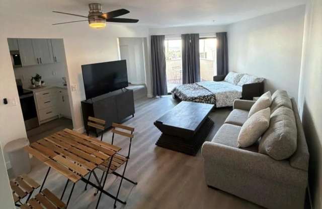 4465 Ocean Front Gallery 2