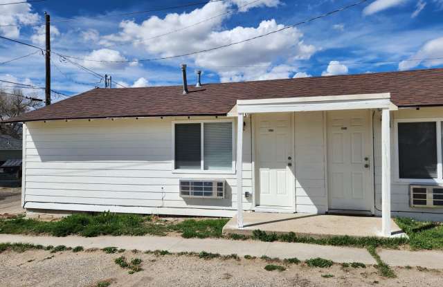 Centrally Located One Bedroom Duplex - 1102 South Wisconsin Avenue, Casper, WY 82609