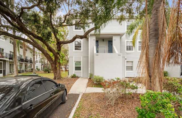 Nice 1 Bed/ 1 Bath in  Gated Community with Lakes/Ponds! Gallery 3