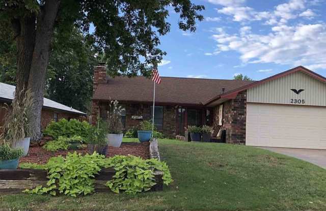 2305 Heritage Trail - 2305 Heritage Trail, Enid, OK 73703