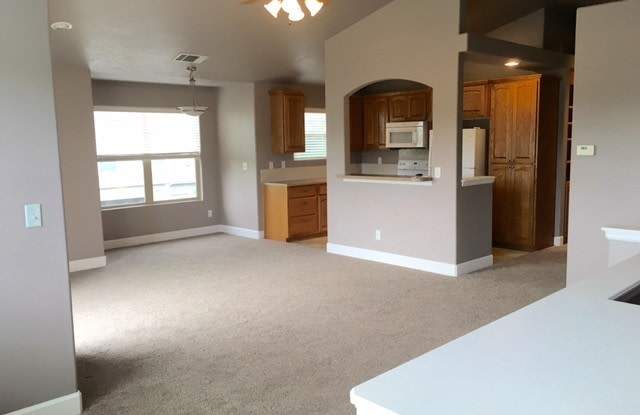 Beautiful 1-Bedroom with Balcony  Garage photos photos