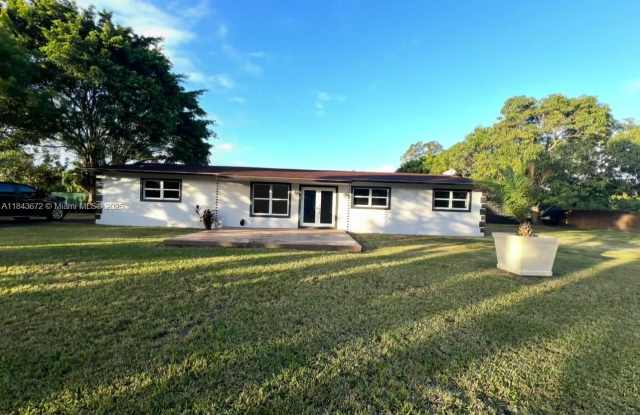 19905 SW 188th St photos photos