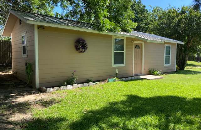 412B N. Brazos St. Weatherford, TX 76086 photos photos