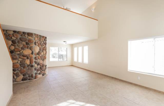 13156 West Windsor Avenue Gallery 3
