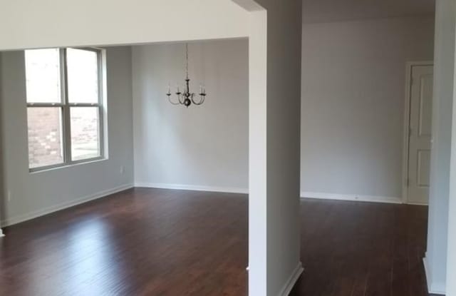 500 TULIP LANE Gallery 3