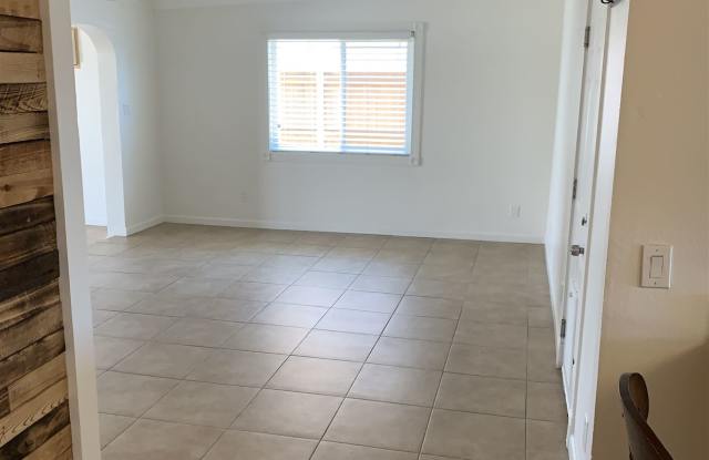 5841 Mariposa Place Gallery 3