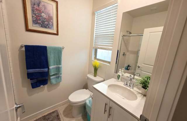 2610 E Embry Ln Unit B Gallery 4
