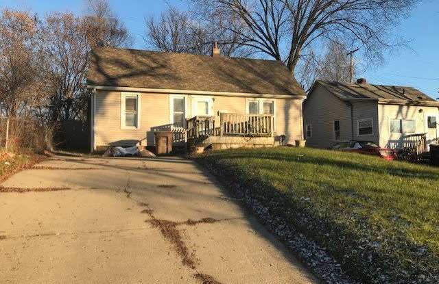 2 Bedroom 1 Bath Home in Pontiac - 744 Saint Clair Street, Pontiac, MI 48340