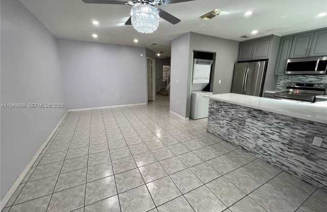 10644 Northwest 87th Court Gallery 2