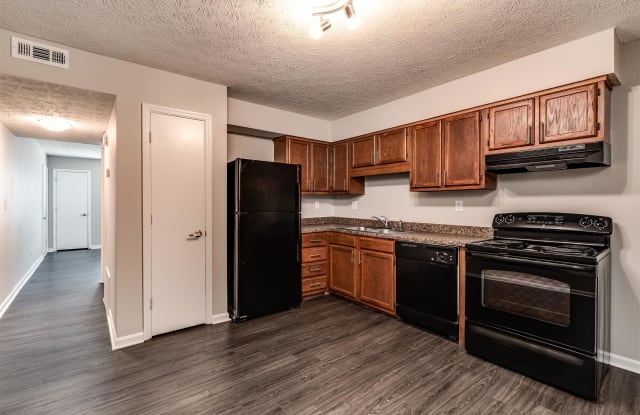 606 Little Bear Drive B - 606 Little Bear Drive, Palmetto, GA 30268