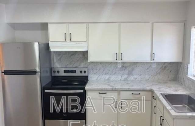 5040 N 18th Ave photos photos