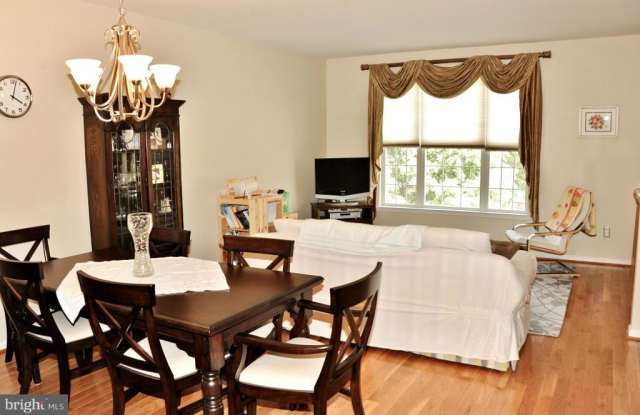 7729 SULLIVAN CIR Gallery 4