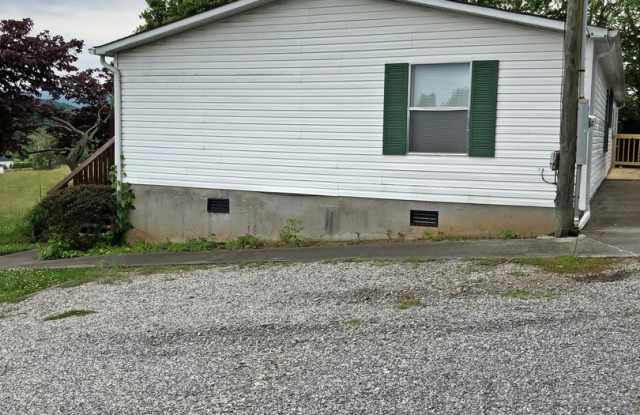Peaceful Mountain Views & Country Living! Gallery 3