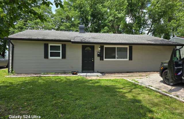 4 Bed/ 1 Bath plus bonus space photos photos 4 Bed/ 1 Bath plus bonus space photos photos