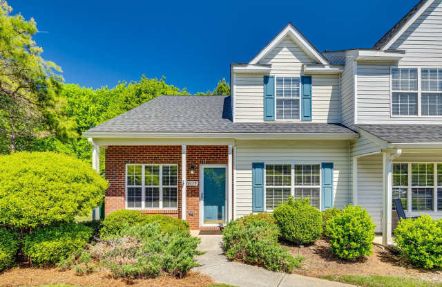 Fantastic 2 Bed 2.5 bath townhome in Bennington Place with an open loft! photos photos