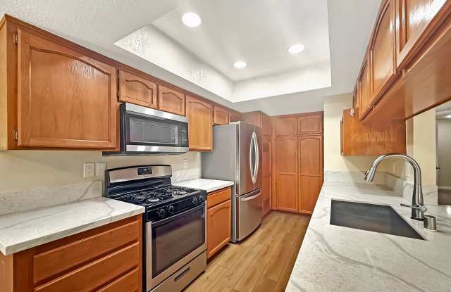 Great 2 bed/2bath condo w/AC, detached garage, and solar! photos photos Great 2 bed/2bath condo w/AC, detached garage, and solar! photos photos