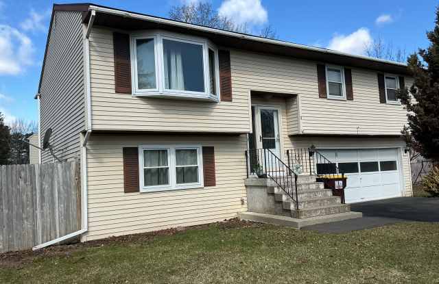 2 Dyer Dr photos photos