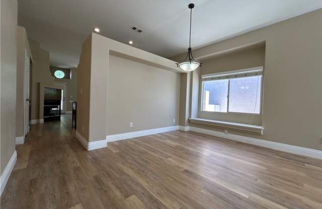 10404 Horseback Ridge Avenue Gallery 3