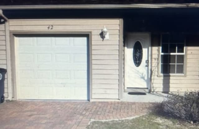42 Avery Drive - 42 Avery Drive, Valparaiso, FL 32580