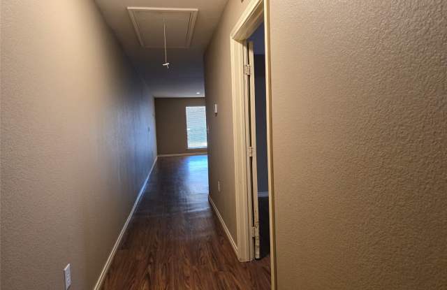 1003 Travis Avenue Gallery 3