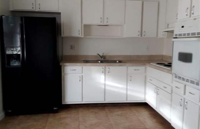 618 SW 8th St photos photos