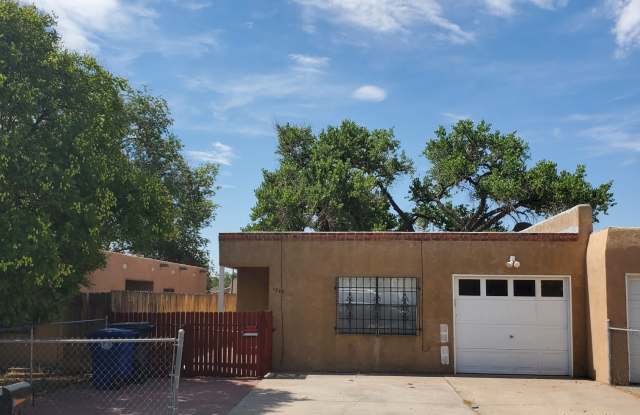 1748 Sirius Avenue SW - 1748 Sirius Avenue Southwest, Albuquerque, NM 87105