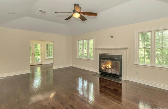 10 Laurel Cove Road Gallery 4