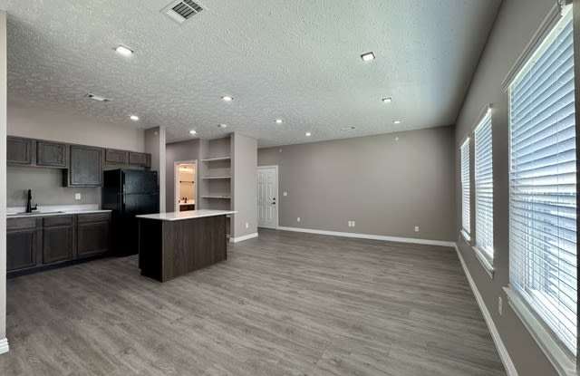 303 N 13th Pl #201 Gallery 3