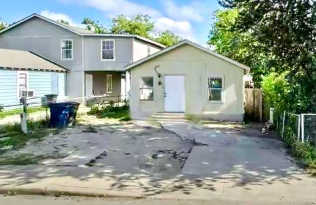 121 W Mitchell photos photos