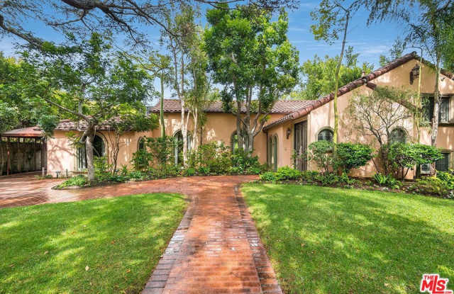 616 N Maple Dr Gallery 2