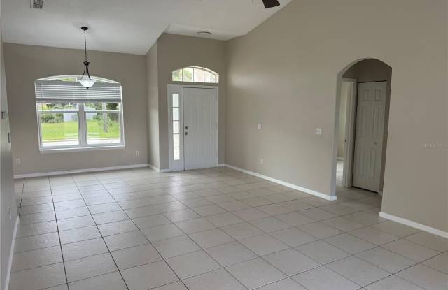 125 FLORIDA PARK Drive Gallery 4