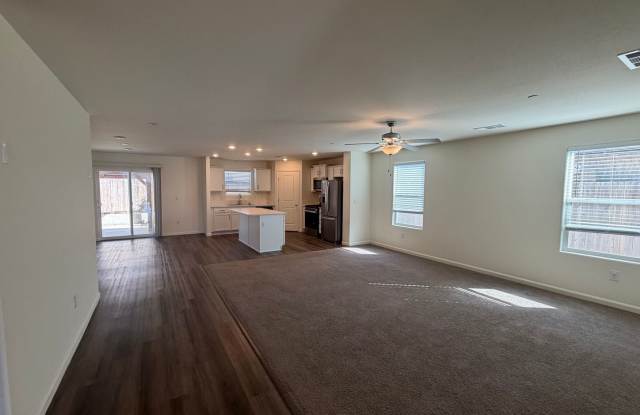 Beautiful home for rent in Tulare! Gallery 3