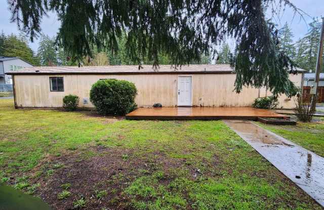 2-bedroom 2 bath house - 5353 Locust Street, Sweet Home, OR 97386