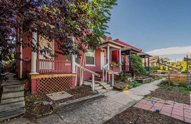 Remodeled 1BD, 1BA in the Highlands with Back Yard photos photos