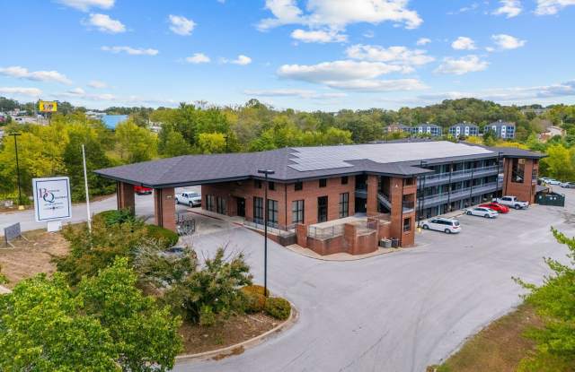 We have Move In Specials Cozy Studio Apartment in Branson, MO - Affordable Living Gallery 3