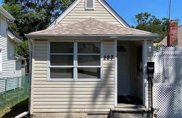 227 Seeley Avenue photos photos