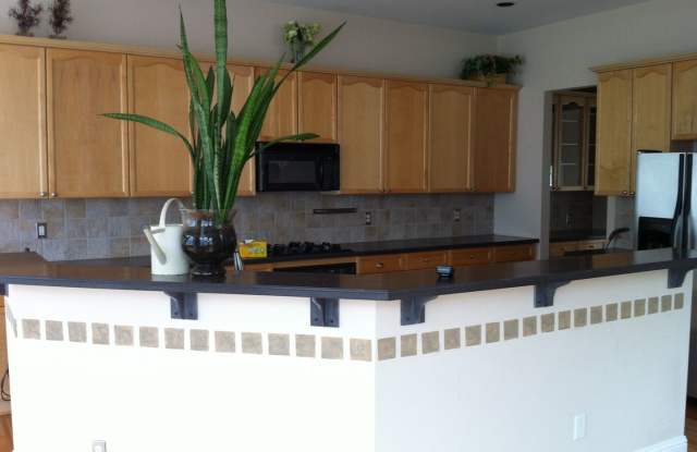 201 Creekway Crossing Gallery 2