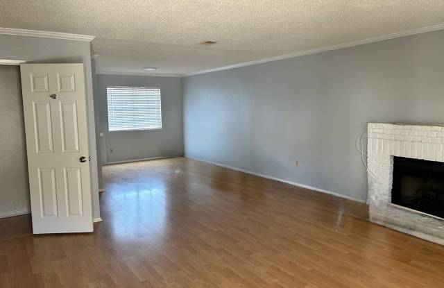Beautiful 2b2.5b Condo in a great area of South Gardena features central AC, Fireplace, Washer/Dryer, and Water Heater. - 1419 West 179th Street, Gardena, CA 90248