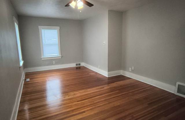 2 Bedroom Home with Basement & Garage Gallery 3
