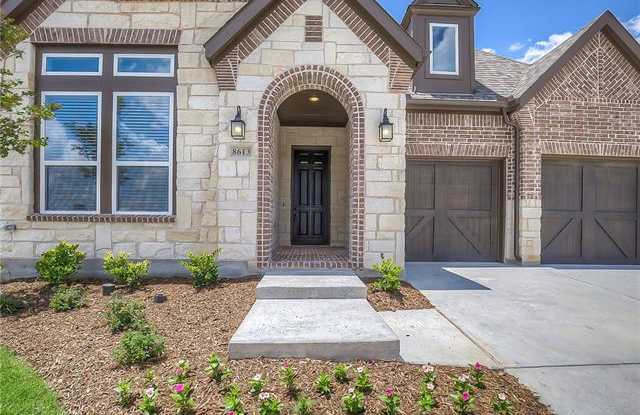 8613 Pine Valley Drive Gallery 2