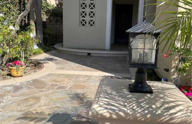 108 Weathervane Gallery 4