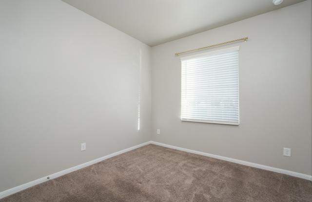3915 Ivy Path Gallery 2