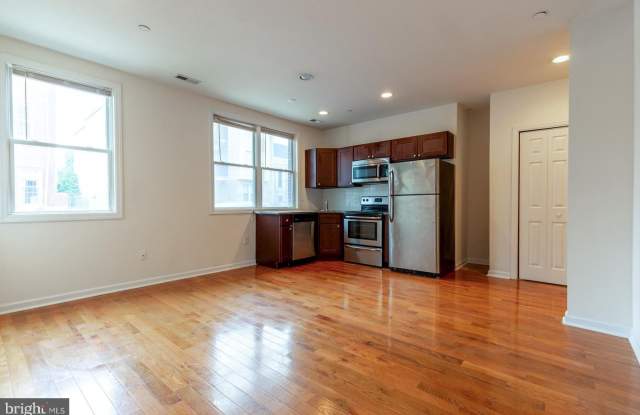 1429 POPLAR Street photos photos