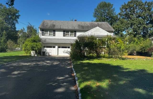 14 Blackstone Dr Gallery 1