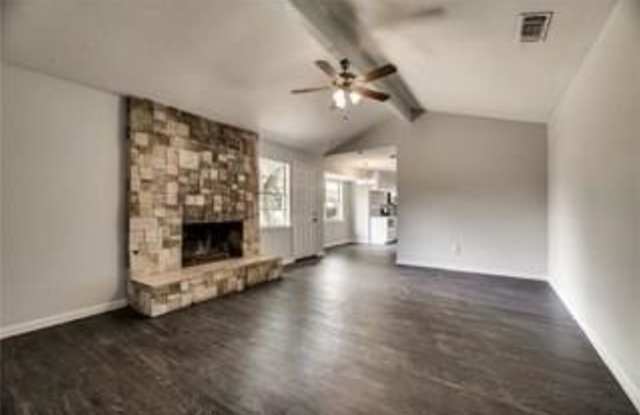 5021 Emerald Lake Drive Gallery 2